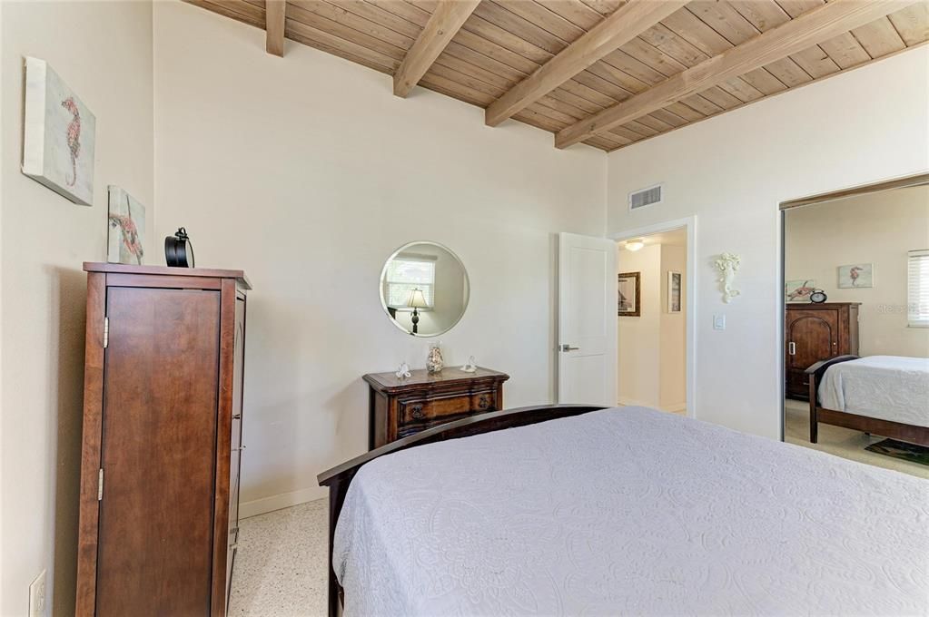 Active With Contract: $624,999 (2 beds, 1 baths, 1040 Square Feet)
