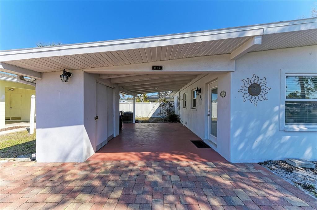 Active With Contract: $624,999 (2 beds, 1 baths, 1040 Square Feet)