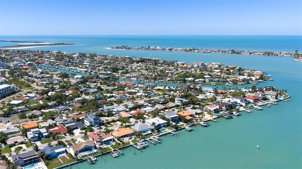 For Sale: $759,900 (3 beds, 2 baths, 1948 Square Feet)