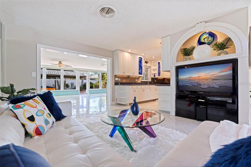For Sale: $759,900 (3 beds, 2 baths, 1948 Square Feet)