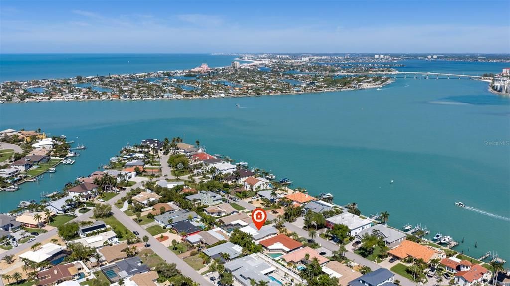 For Sale: $759,900 (3 beds, 2 baths, 1948 Square Feet)