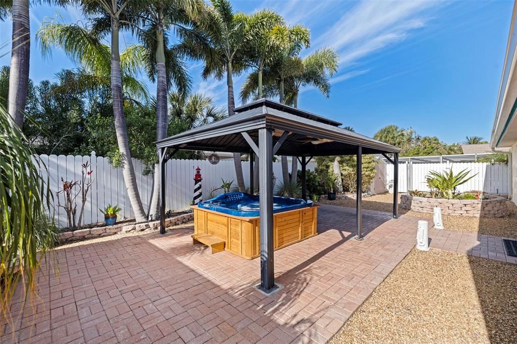For Sale: $759,900 (3 beds, 2 baths, 1948 Square Feet)