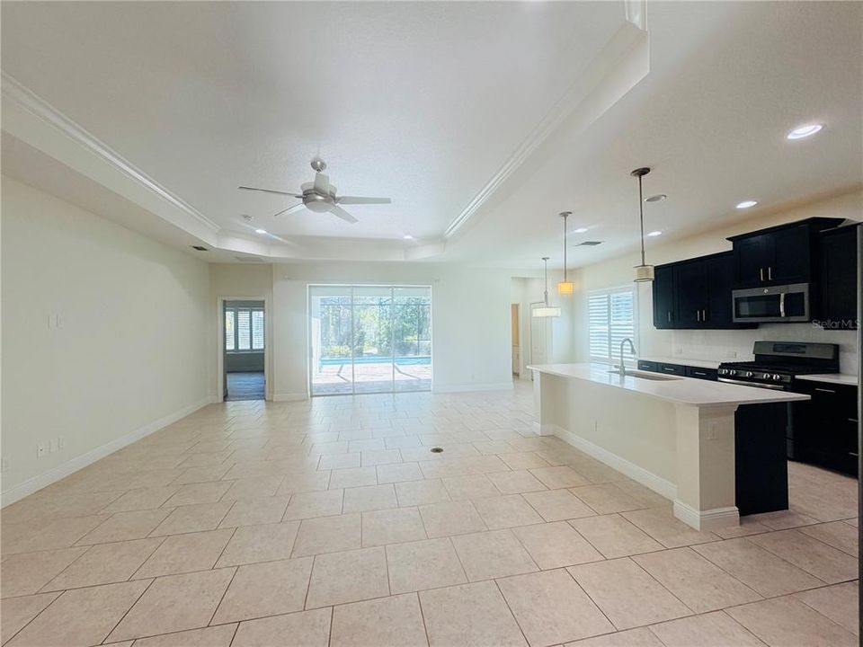 Active With Contract: $3,600 (3 beds, 2 baths, 2002 Square Feet)