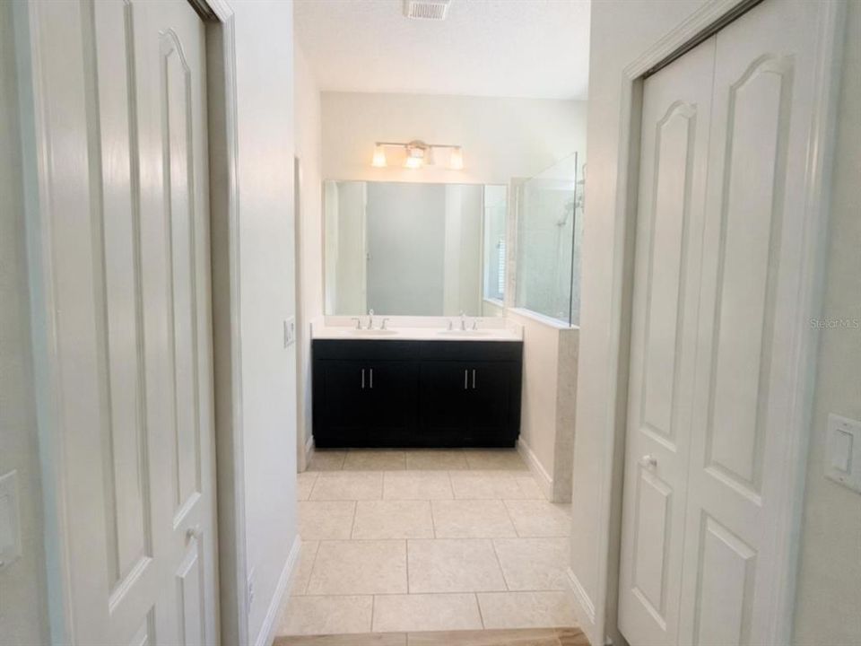 Active With Contract: $3,600 (3 beds, 2 baths, 2002 Square Feet)