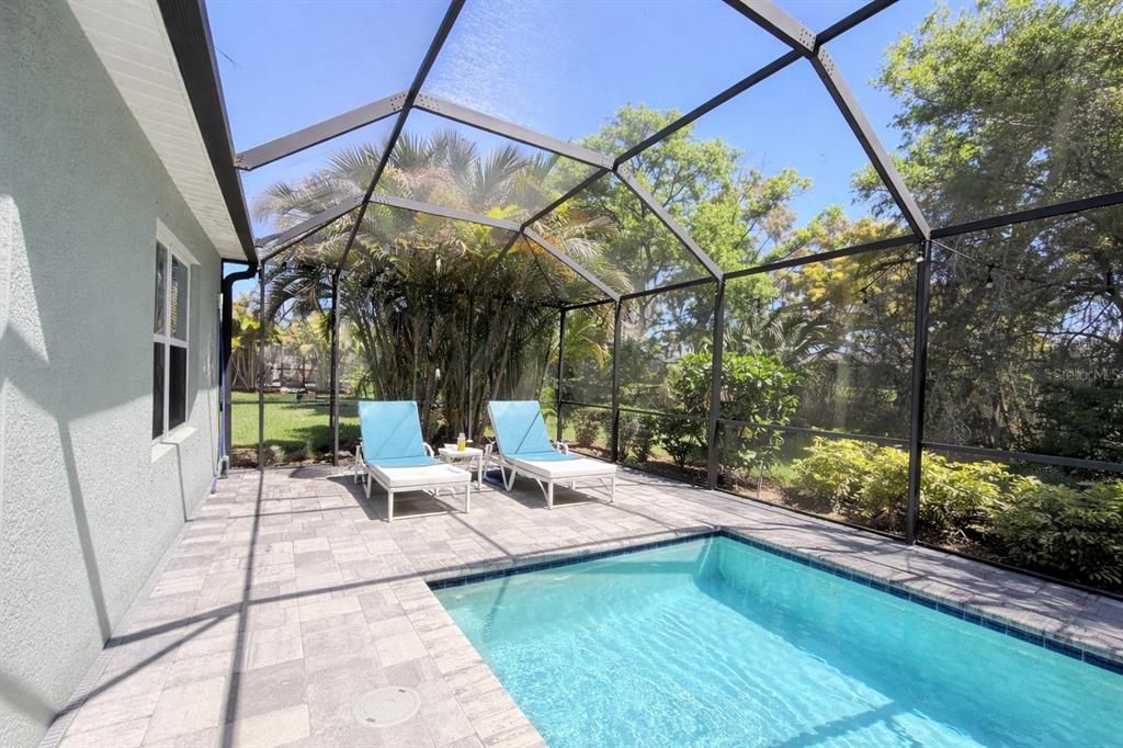 Active With Contract: $3,600 (3 beds, 2 baths, 2002 Square Feet)