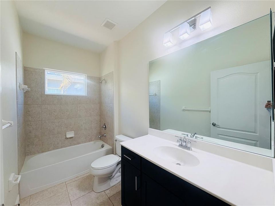 Active With Contract: $3,600 (3 beds, 2 baths, 2002 Square Feet)