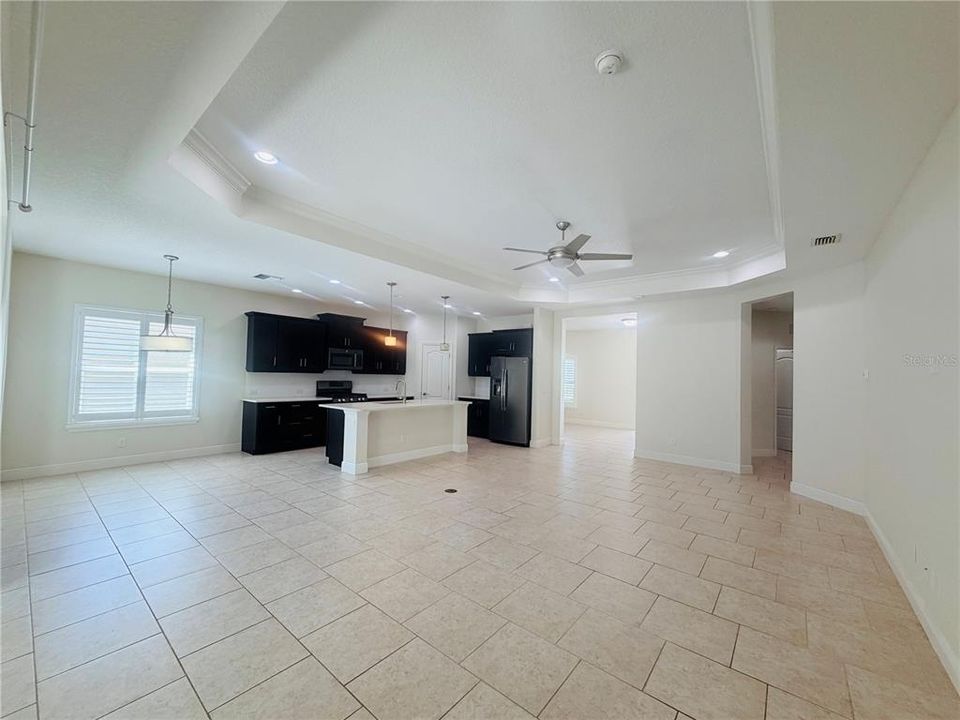 Active With Contract: $3,600 (3 beds, 2 baths, 2002 Square Feet)