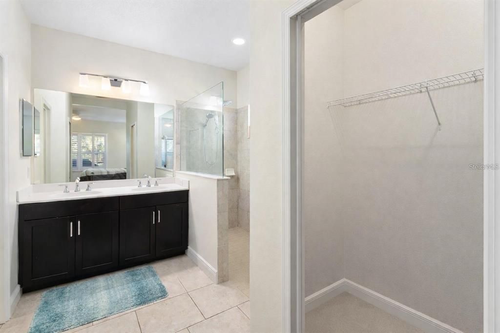 Active With Contract: $3,600 (3 beds, 2 baths, 2002 Square Feet)