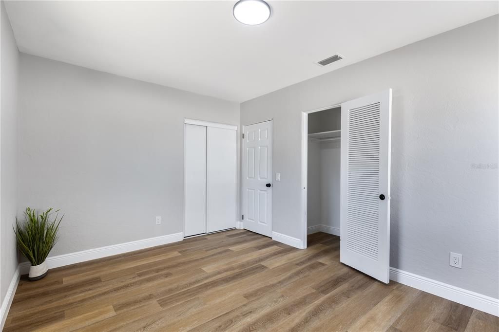 На продажу: $229,900 (3 спален, 1 ванн, 1023 Квадратных фут)
