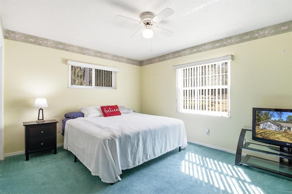 For Sale: $320,000 (3 beds, 2 baths, 1607 Square Feet)