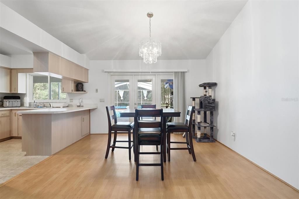 For Sale: $320,000 (3 beds, 2 baths, 1607 Square Feet)
