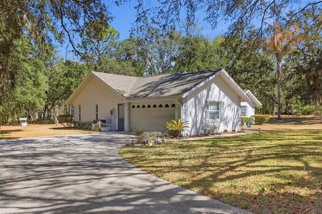 For Sale: $320,000 (3 beds, 2 baths, 1607 Square Feet)
