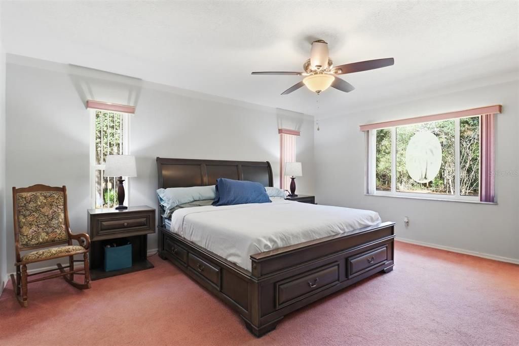 For Sale: $320,000 (3 beds, 2 baths, 1607 Square Feet)