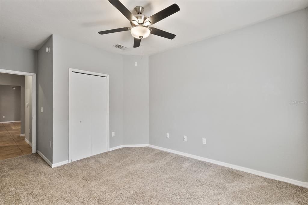 Activo con contrato: $185,500 (2 camas, 2 baños, 1242 Pies cuadrados)