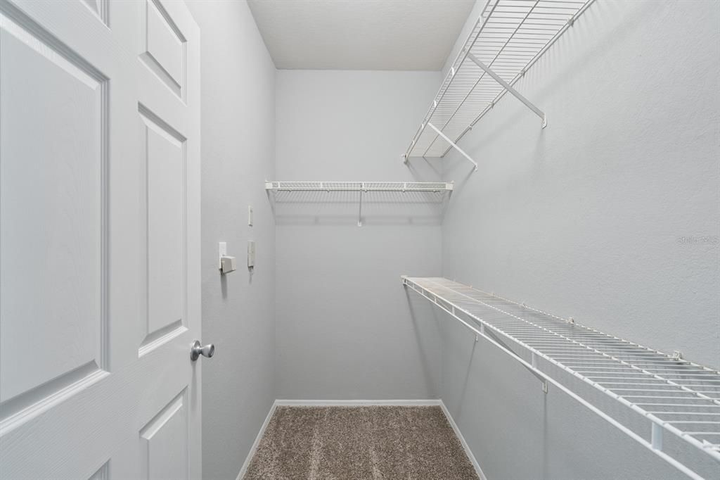 Activo con contrato: $185,500 (2 camas, 2 baños, 1242 Pies cuadrados)