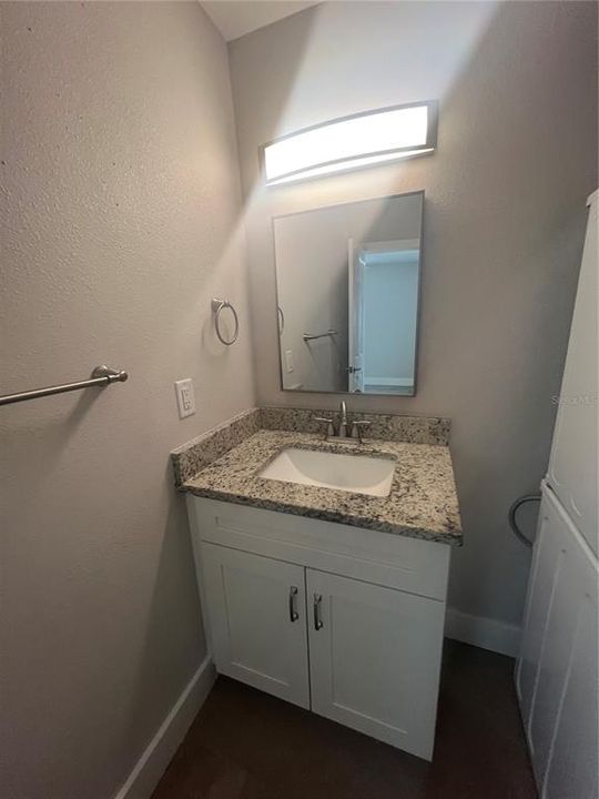 Activo con contrato: $1,400 (2 camas, 1 baños, 1140 Pies cuadrados)