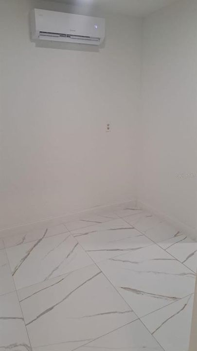 В аренду: $1,000 (1 спален, 1 ванн, 480 Квадратных фут)