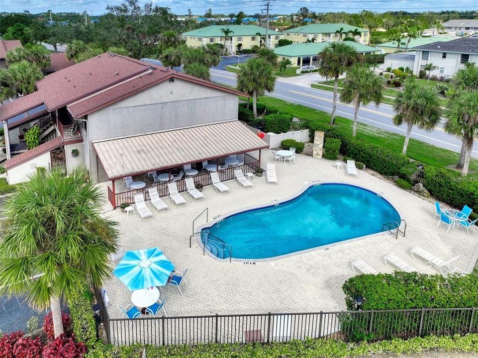 Active With Contract: $169,777 (2 beds, 1 baths, 860 Square Feet)