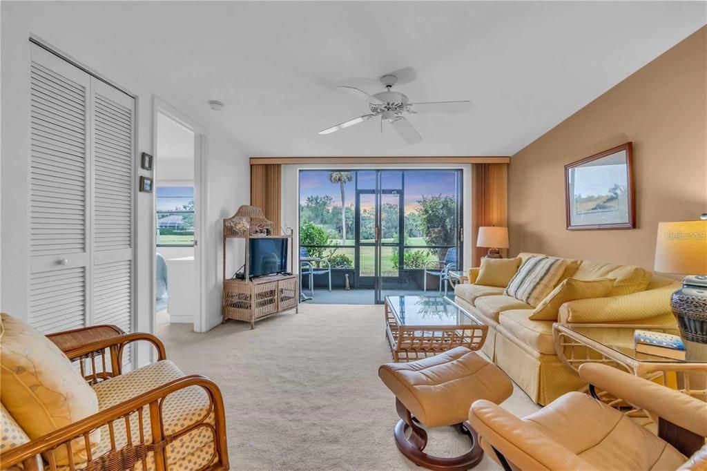 Active With Contract: $169,777 (2 beds, 1 baths, 860 Square Feet)