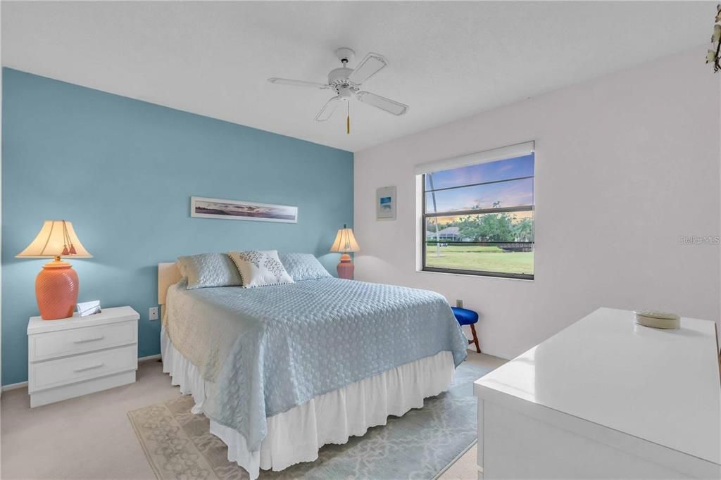 Active With Contract: $169,777 (2 beds, 1 baths, 860 Square Feet)