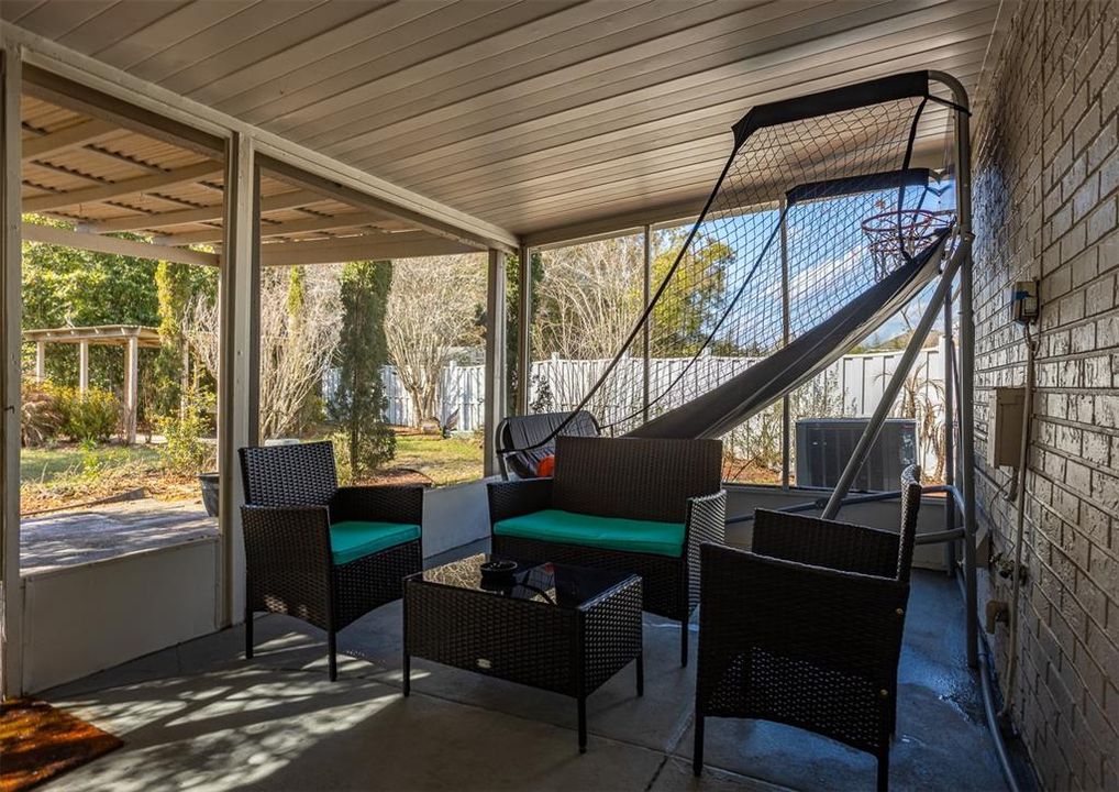 For Sale: $420,000 (4 beds, 3 baths, 1859 Square Feet)
