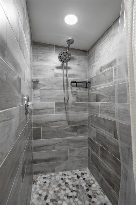 For Sale: $420,000 (4 beds, 3 baths, 1859 Square Feet)