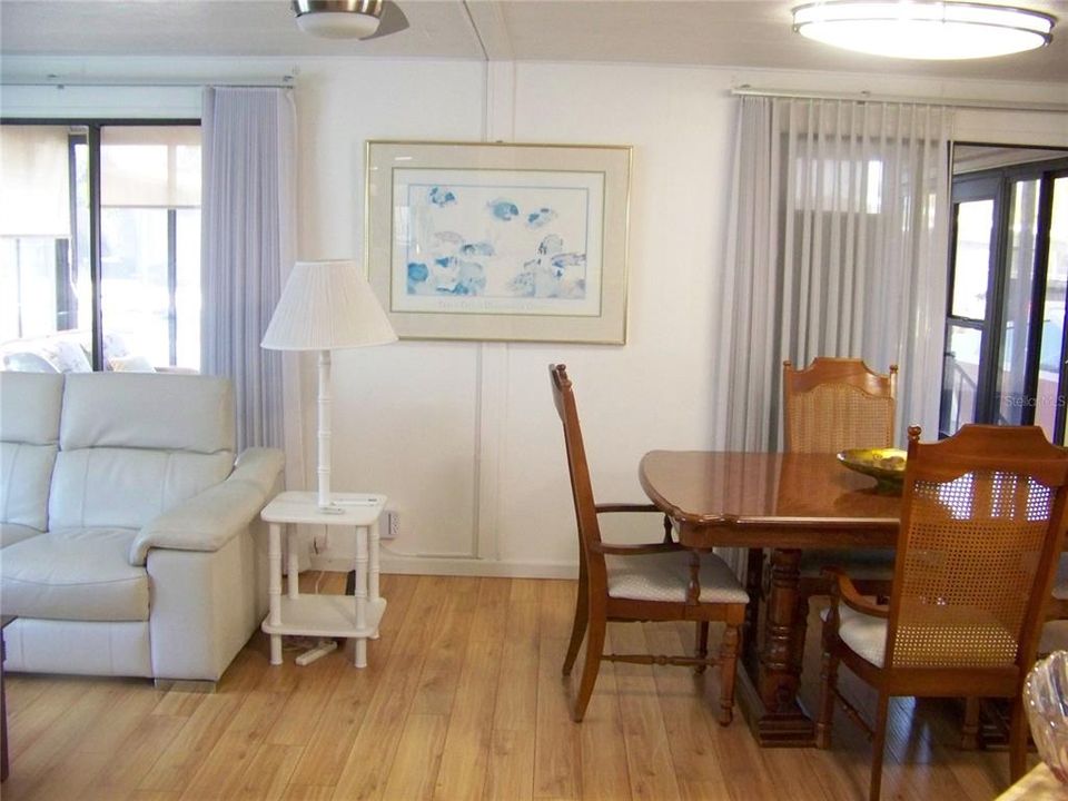 En Venta: $159,000 (2 camas, 2 baños, 1056 Pies cuadrados)