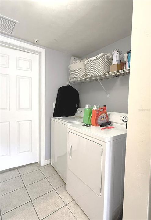 Active With Contract: $185,000 (1 beds, 1 baths, 430 Square Feet)