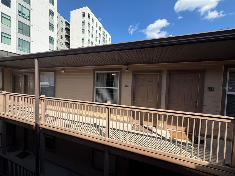 Active With Contract: $185,000 (1 beds, 1 baths, 430 Square Feet)