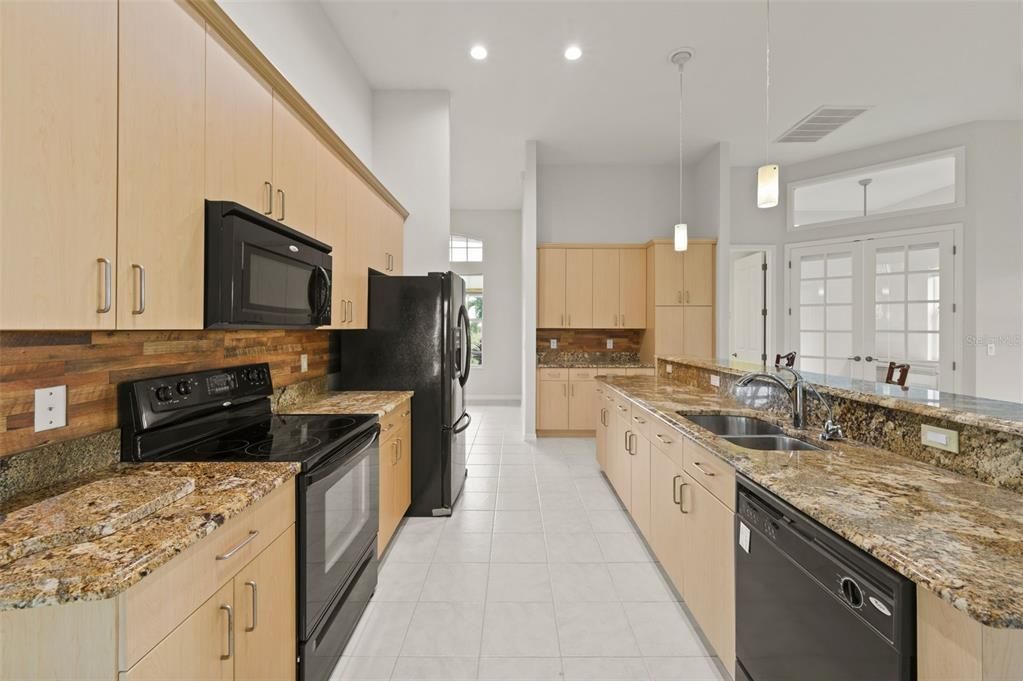 En Venta: $469,000 (3 camas, 2 baños, 2262 Pies cuadrados)