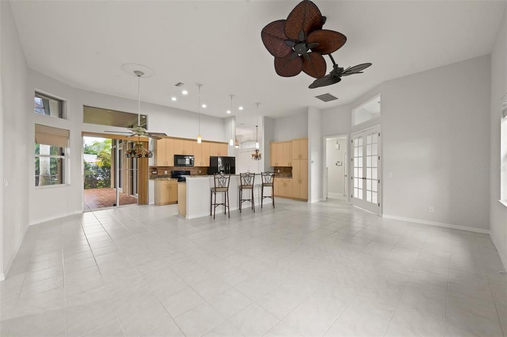 En Venta: $469,000 (3 camas, 2 baños, 2262 Pies cuadrados)
