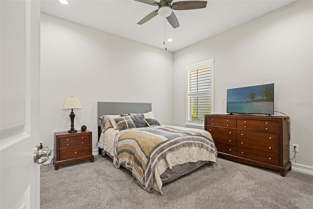 Activo con contrato: $559,950 (4 camas, 3 baños, 2667 Pies cuadrados)