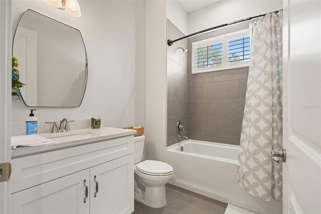 Activo con contrato: $559,950 (4 camas, 3 baños, 2667 Pies cuadrados)