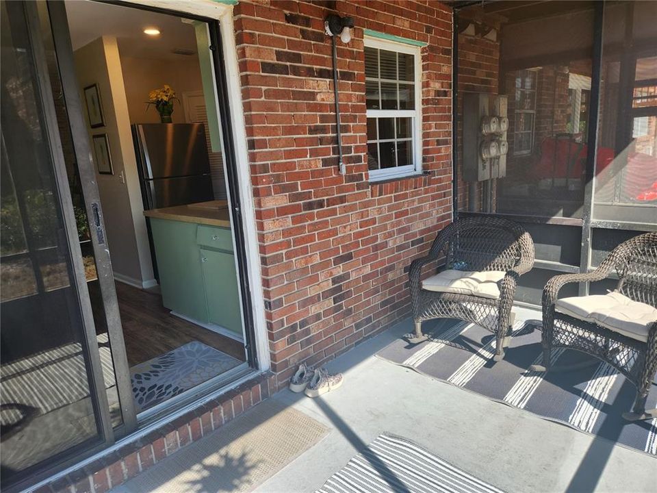 Active With Contract: $146,000 (2 beds, 2 baths, 831 Square Feet)