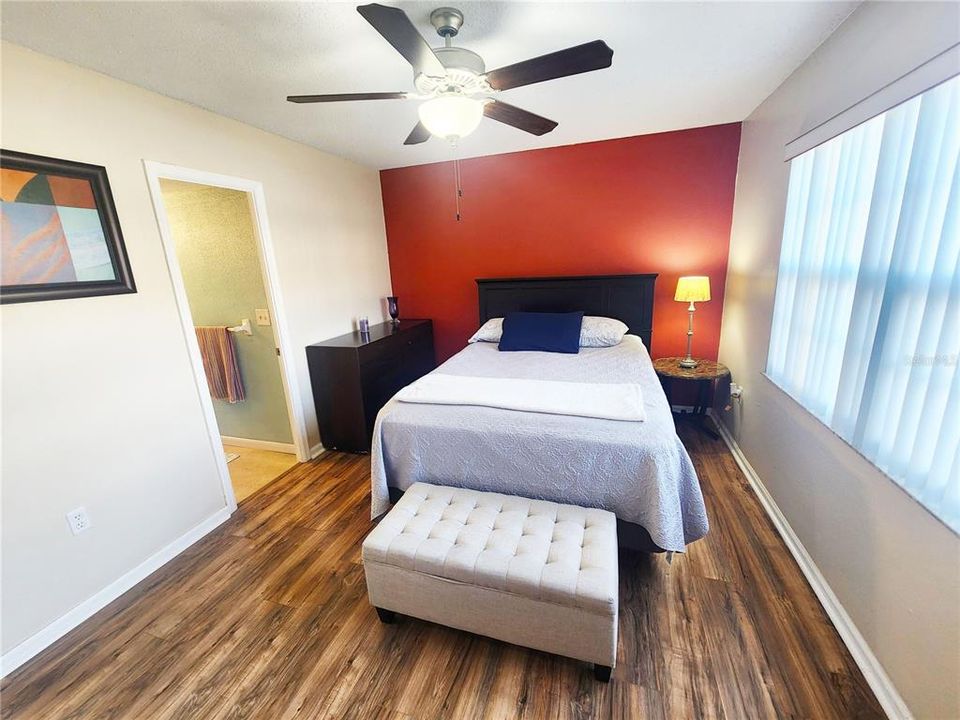 Active With Contract: $146,000 (2 beds, 2 baths, 831 Square Feet)