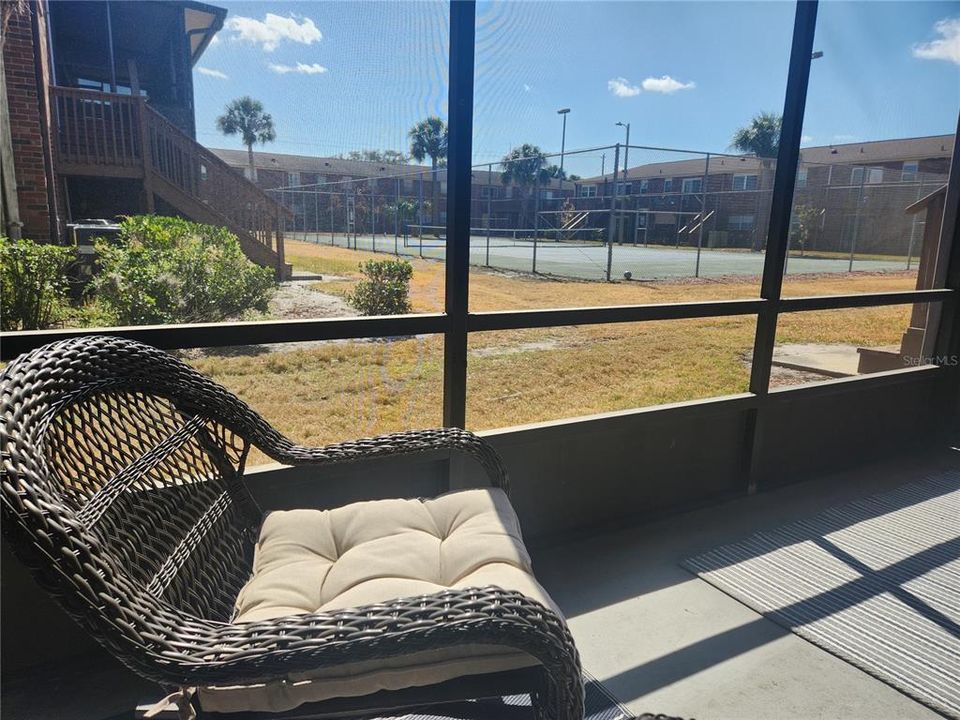 Active With Contract: $146,000 (2 beds, 2 baths, 831 Square Feet)