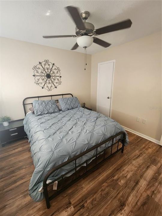 Active With Contract: $146,000 (2 beds, 2 baths, 831 Square Feet)