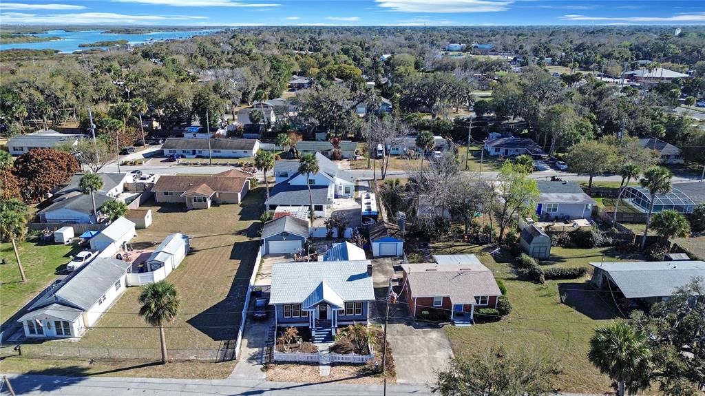 Active With Contract: $262,500 (2 beds, 1 baths, 1027 Square Feet)