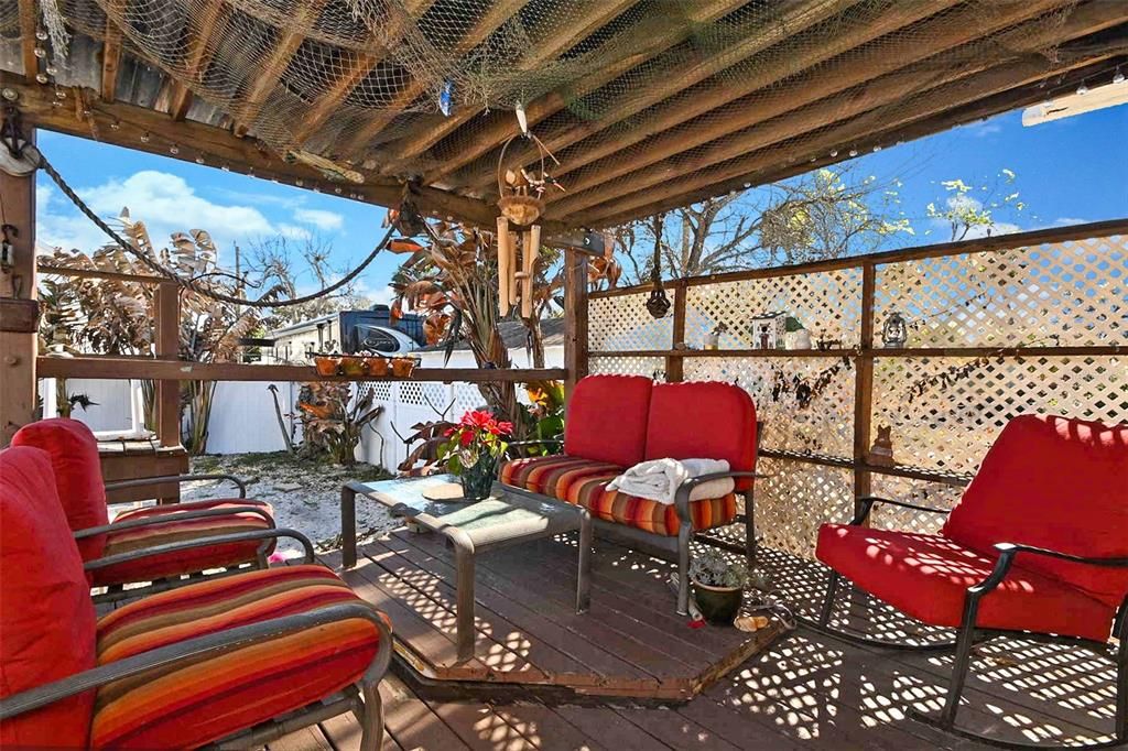 Active With Contract: $262,500 (2 beds, 1 baths, 1027 Square Feet)
