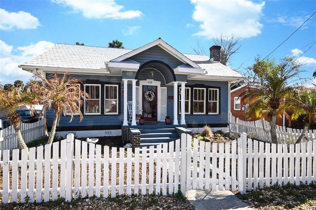 Active With Contract: $262,500 (2 beds, 1 baths, 1027 Square Feet)