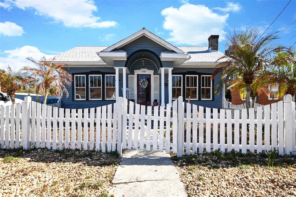 Active With Contract: $262,500 (2 beds, 1 baths, 1027 Square Feet)