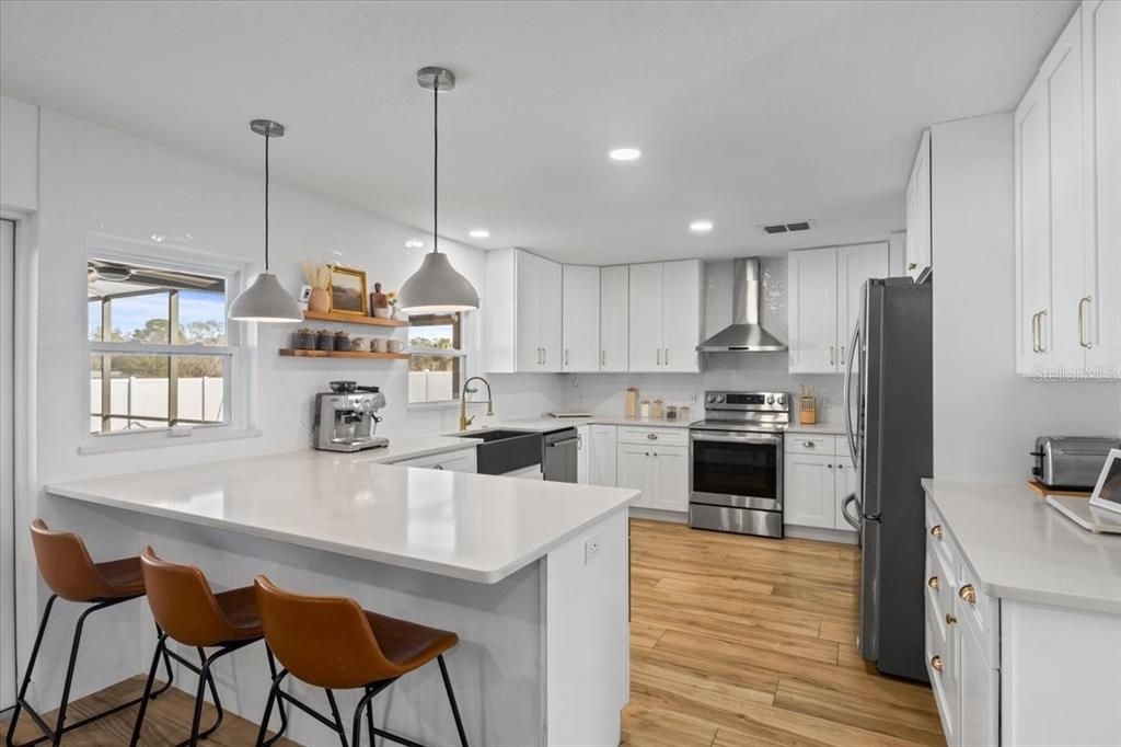 Activo con contrato: $679,000 (5 camas, 3 baños, 2916 Pies cuadrados)