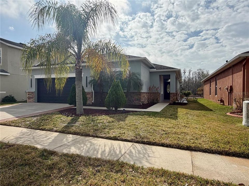 Vendido Recientemente: $499,900 (4 camas, 2 baños, 1965 Pies cuadrados)