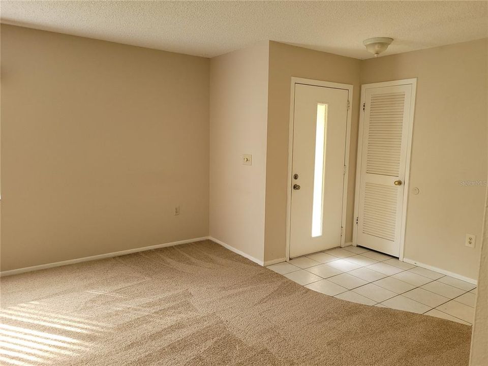 В аренду: $1,700 (2 спален, 2 ванн, 1060 Квадратных фут)