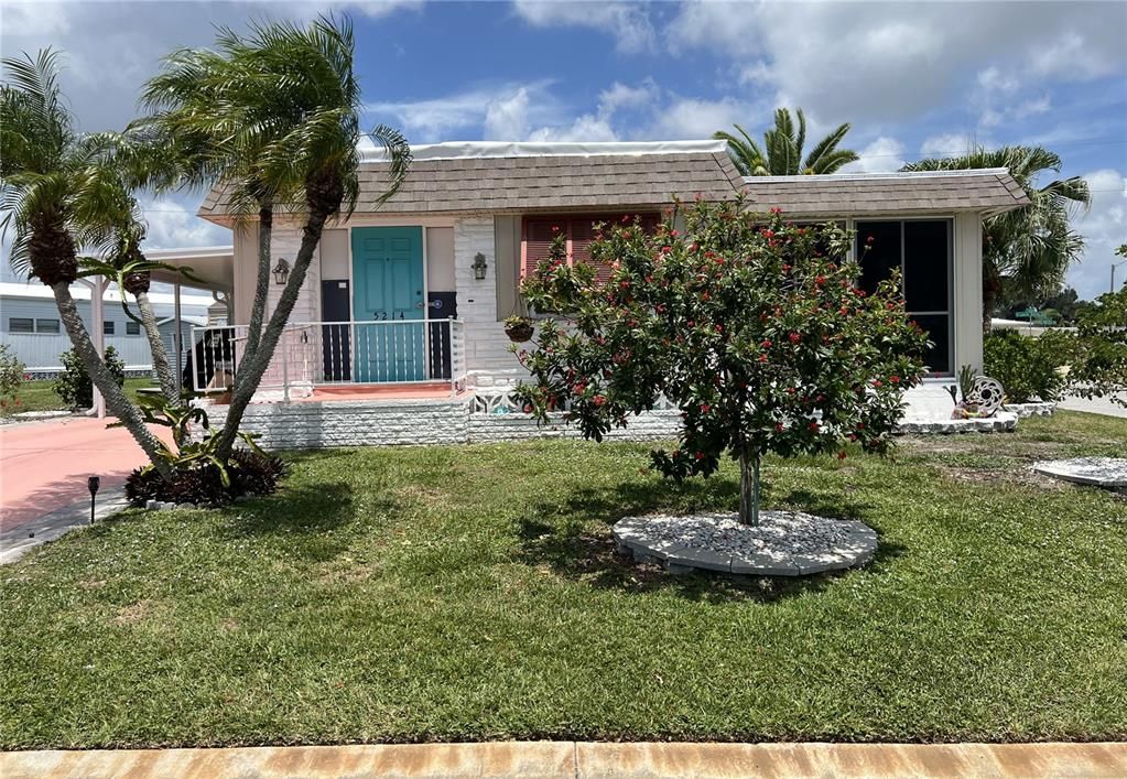 For Sale: $180,000 (2 beds, 2 baths, 1060 Square Feet)