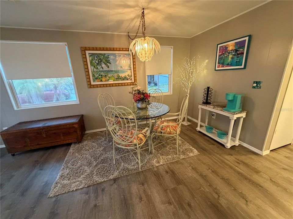 For Sale: $180,000 (2 beds, 2 baths, 1060 Square Feet)