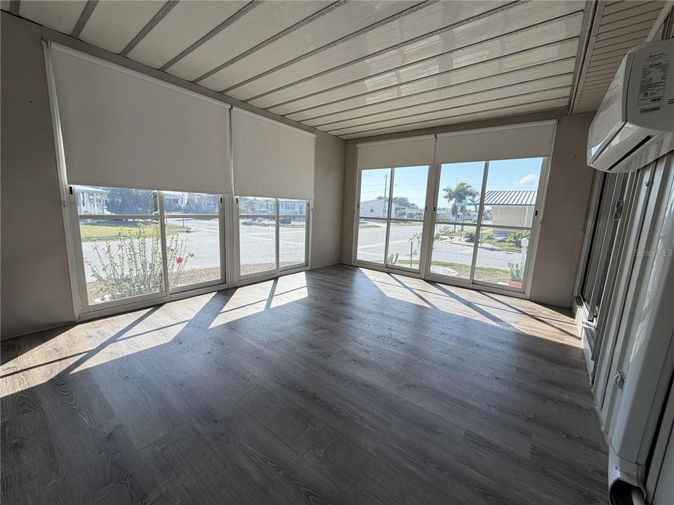 For Sale: $180,000 (2 beds, 2 baths, 1060 Square Feet)