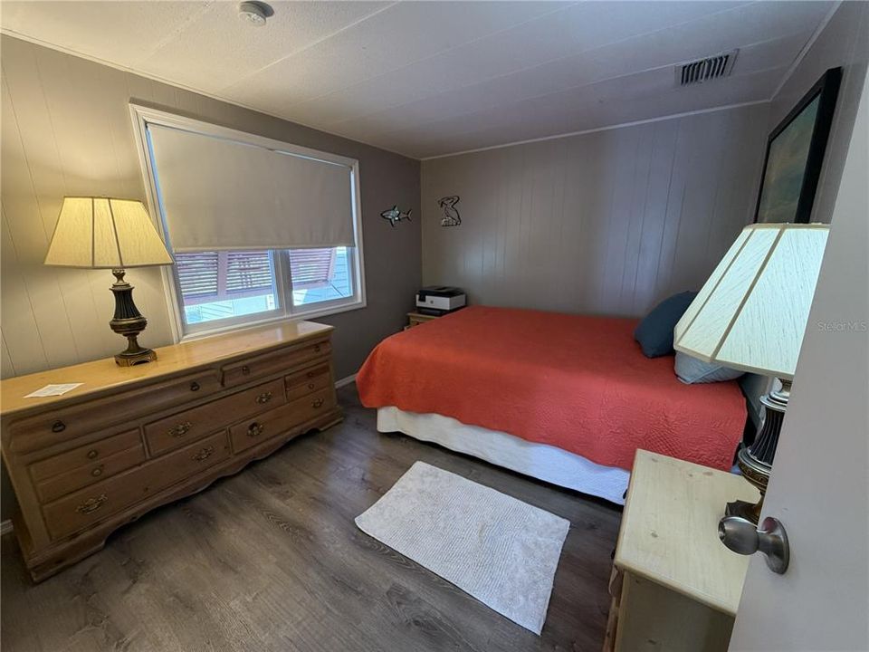 For Sale: $180,000 (2 beds, 2 baths, 1060 Square Feet)
