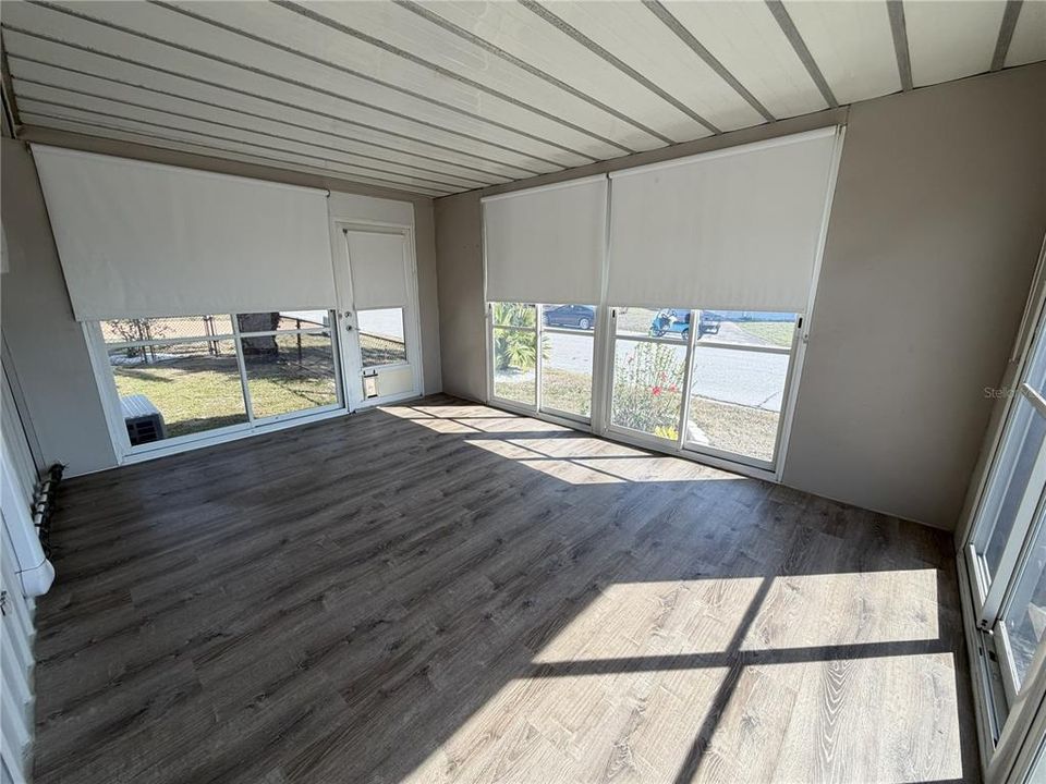 For Sale: $180,000 (2 beds, 2 baths, 1060 Square Feet)