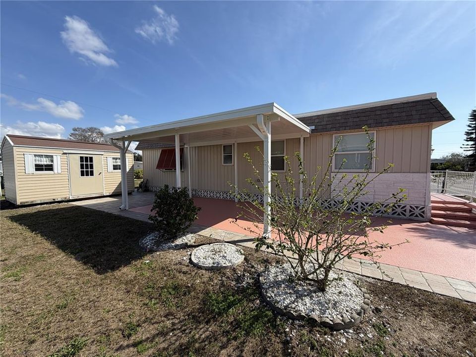 For Sale: $180,000 (2 beds, 2 baths, 1060 Square Feet)